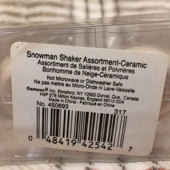 Adorable Christmas Holiday Mini Ceramic Snowmen Salt Pepper Shaker Set NWT - Picture 6 of 8